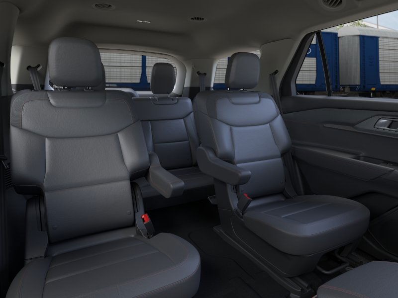Ford Explorer Vehicle Image 13