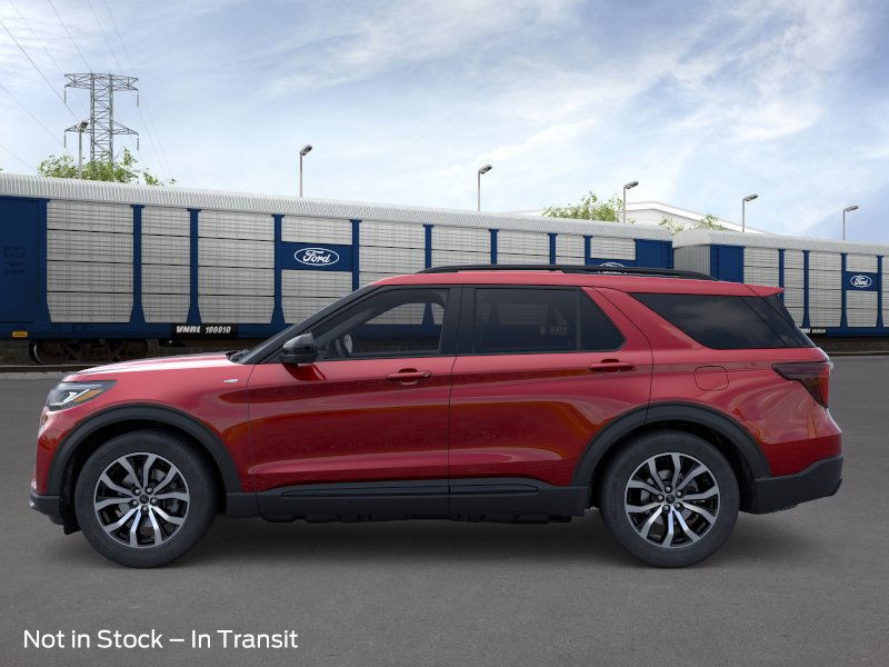 Ford Explorer Vehicle Image 04