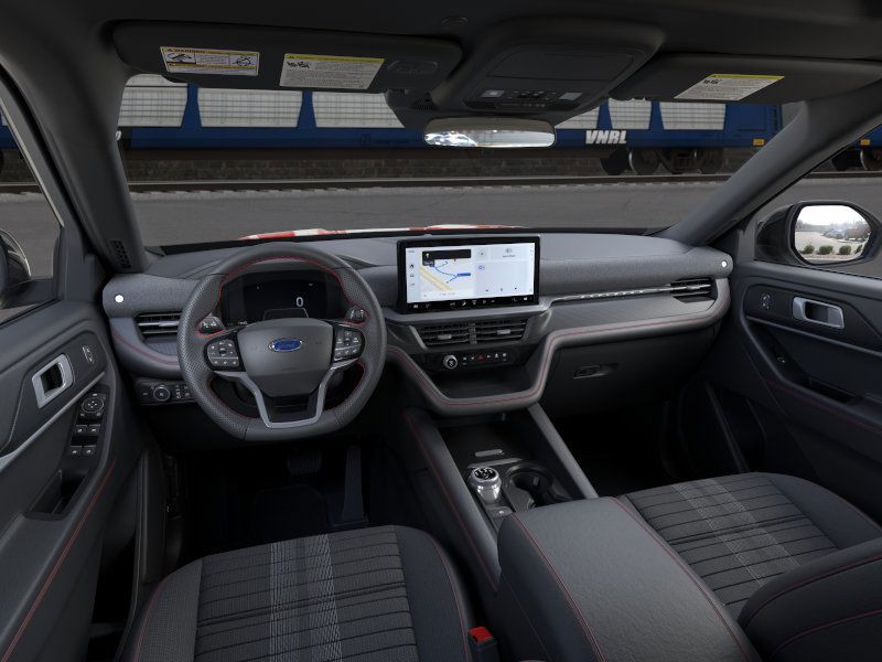 Ford Explorer Vehicle Image 11