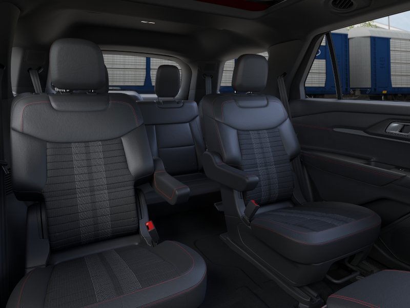 Ford Explorer Vehicle Image 13
