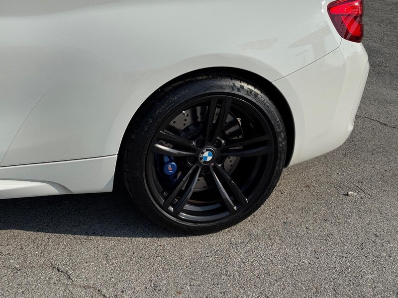 BMW M2 Vehicle Image 11
