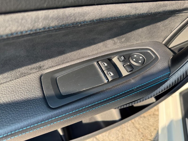 BMW M2 Vehicle Image 16