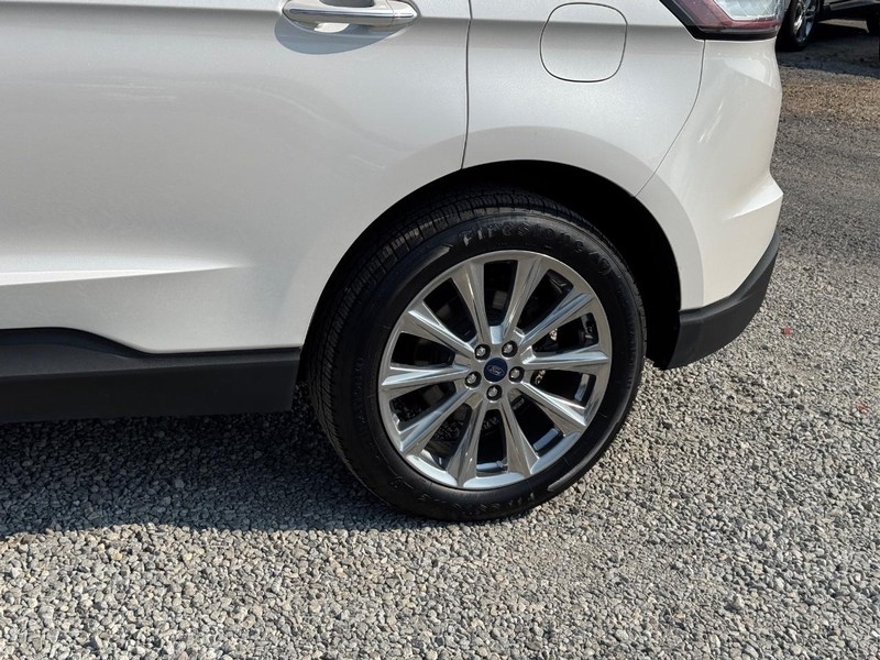 Ford Edge Vehicle Image 11