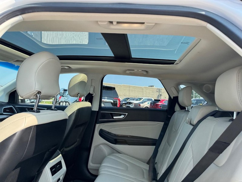 Ford Edge Vehicle Image 13