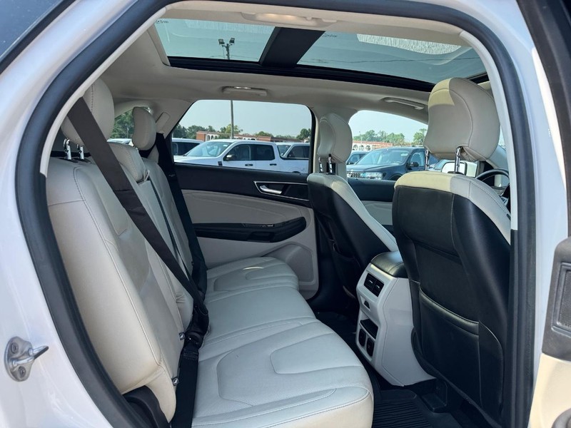 Ford Edge Vehicle Image 14