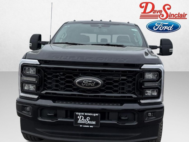 Ford Super Duty F-250 SRW Vehicle Image 02