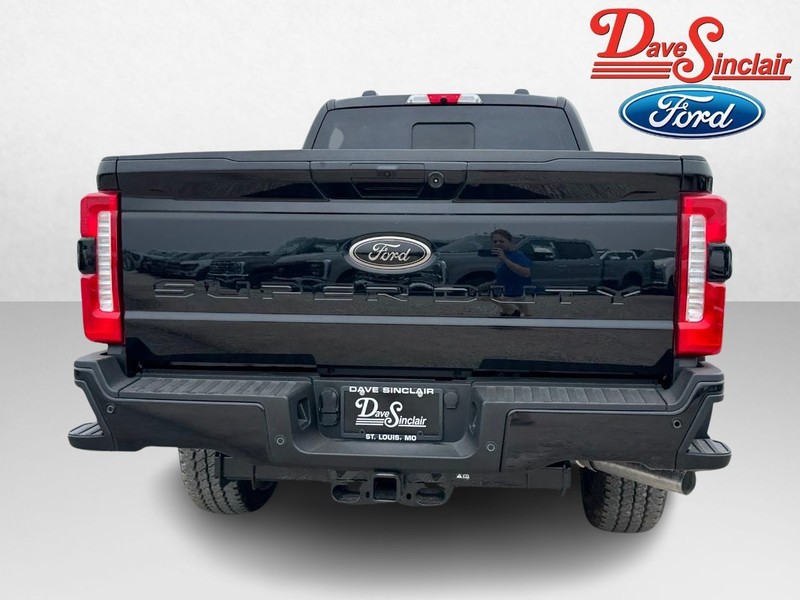 Ford Super Duty F-250 SRW Vehicle Image 08
