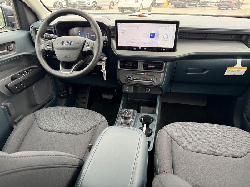Ford Maverick Vehicle Image 14