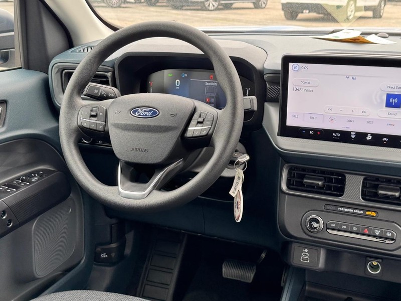 Ford Maverick Vehicle Image 15