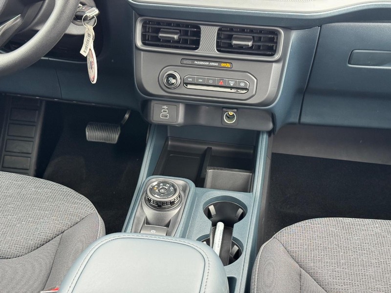 Ford Maverick Vehicle Image 17