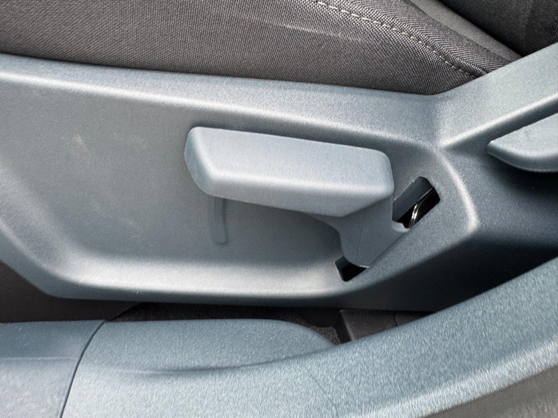 Ford Maverick Vehicle Image 18