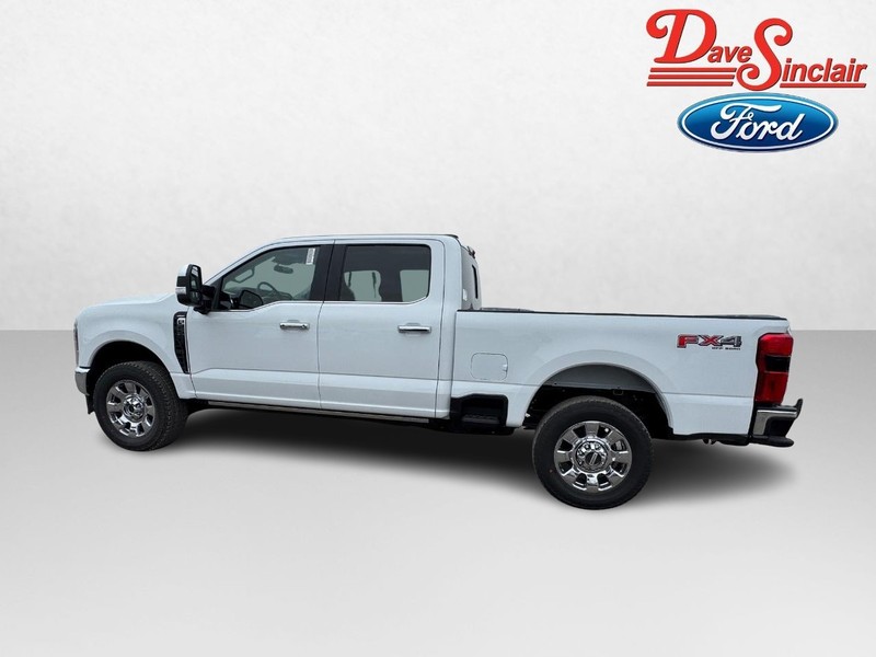 Ford Super Duty F-250 SRW Vehicle Image 10