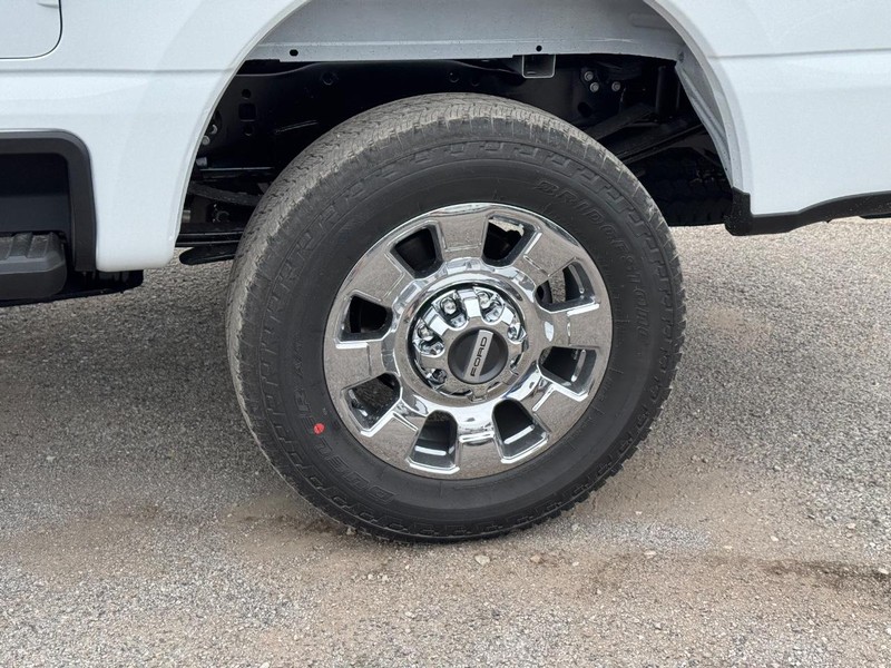 Ford Super Duty F-250 SRW Vehicle Image 11