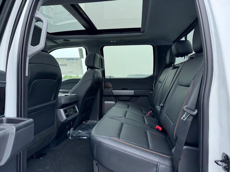Ford Super Duty F-250 SRW Vehicle Image 12