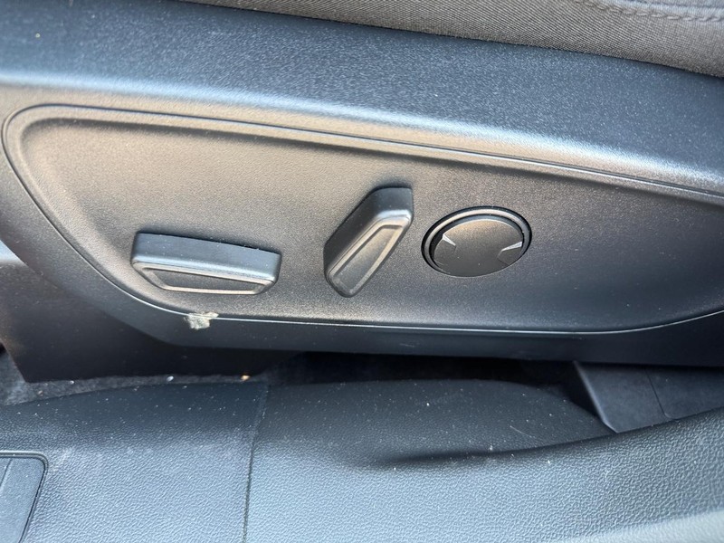 Ford Escape Vehicle Image 17