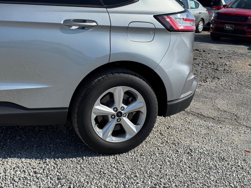 Ford Edge Vehicle Image 11