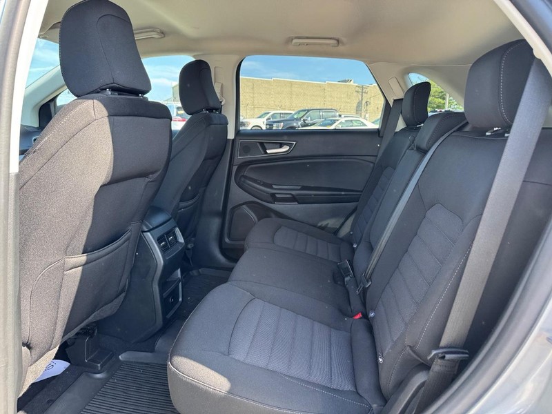 Ford Edge Vehicle Image 12