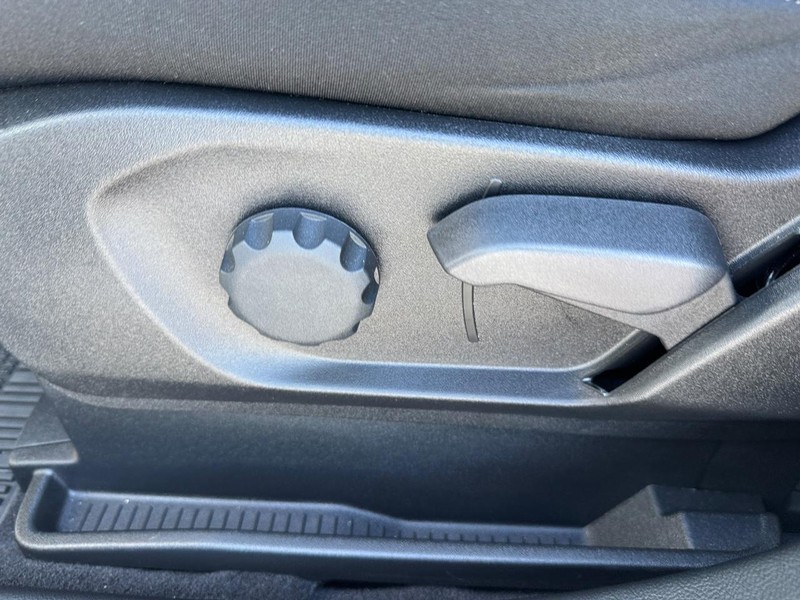 Ford Edge Vehicle Image 17
