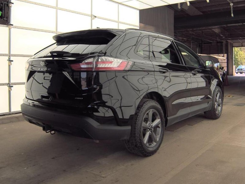 Ford Edge Vehicle Image 02