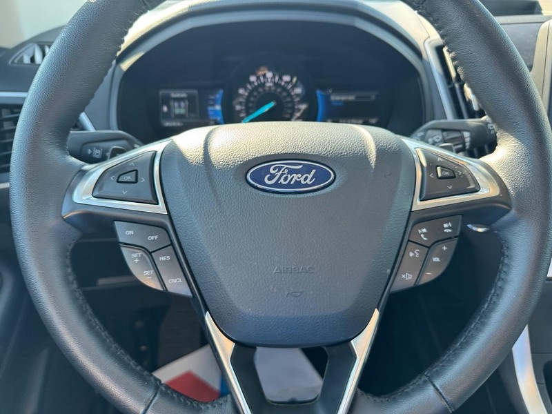 Ford Edge Vehicle Image 19