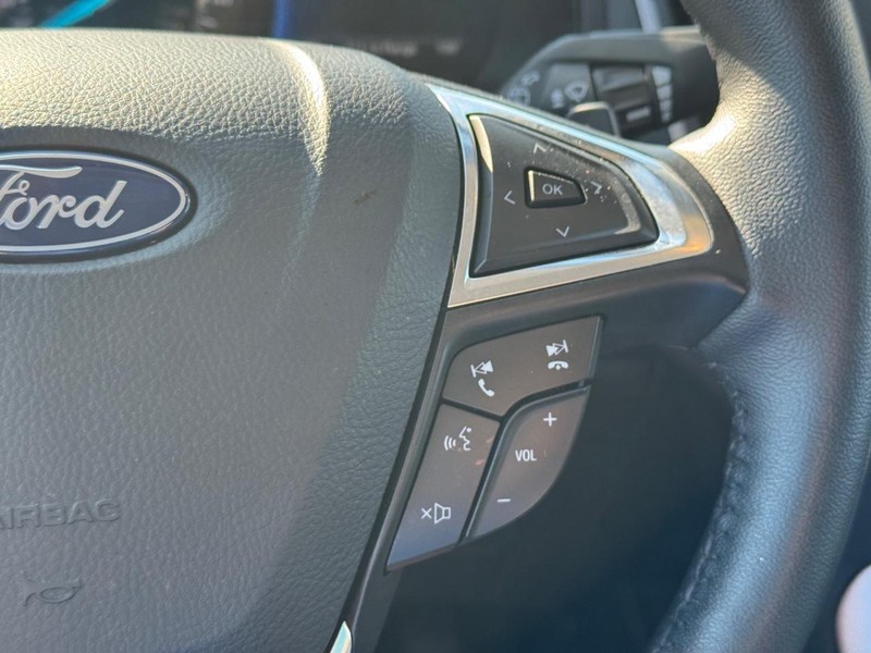 Ford Edge Vehicle Image 21