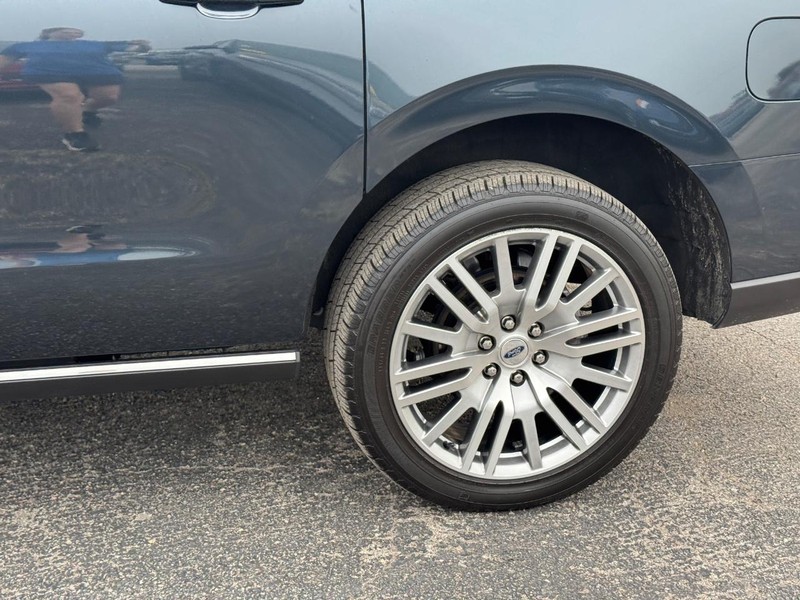 Ford Expedition Max Vehicle Image 11