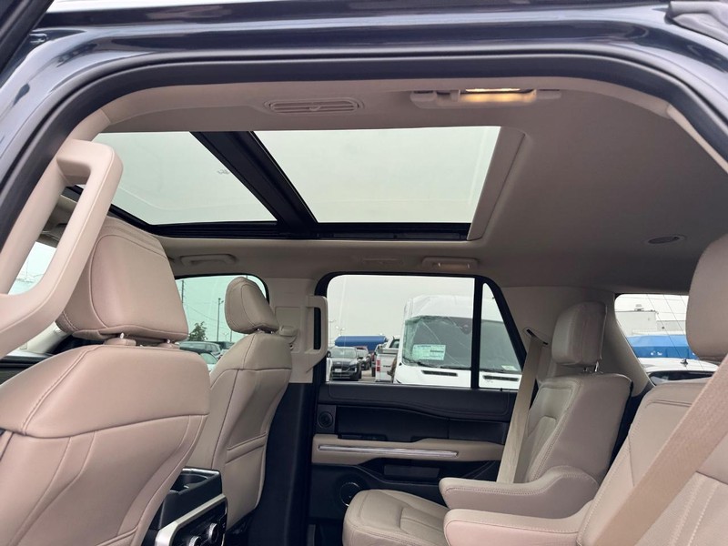Ford Expedition Max Vehicle Image 13