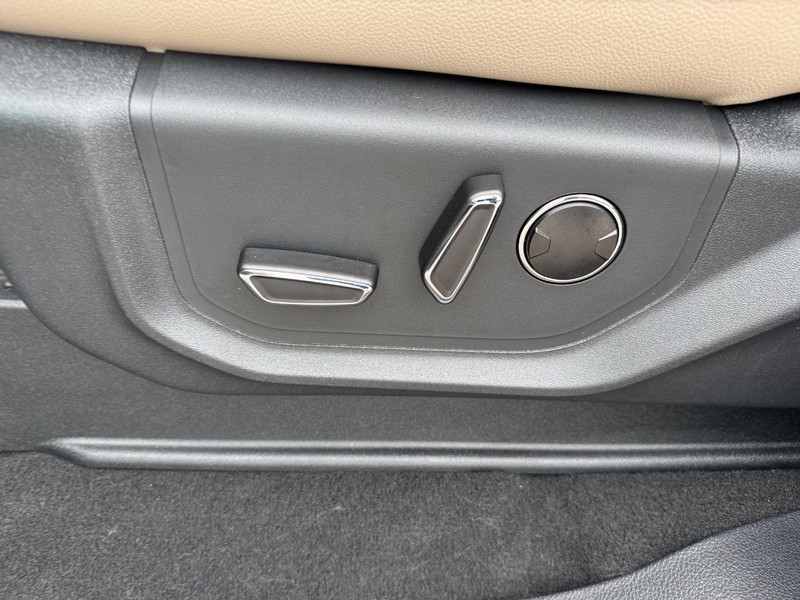 Ford Expedition Vehicle Image 20
