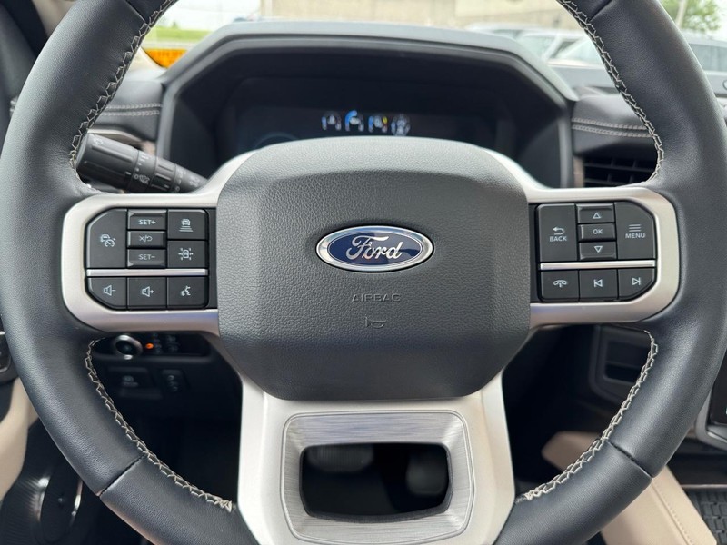 Ford Expedition Vehicle Image 23