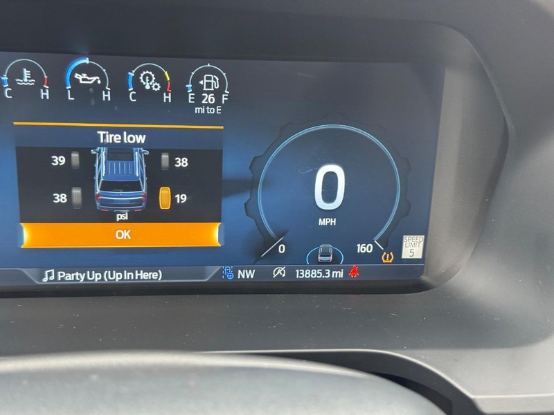 Ford Expedition Vehicle Image 28