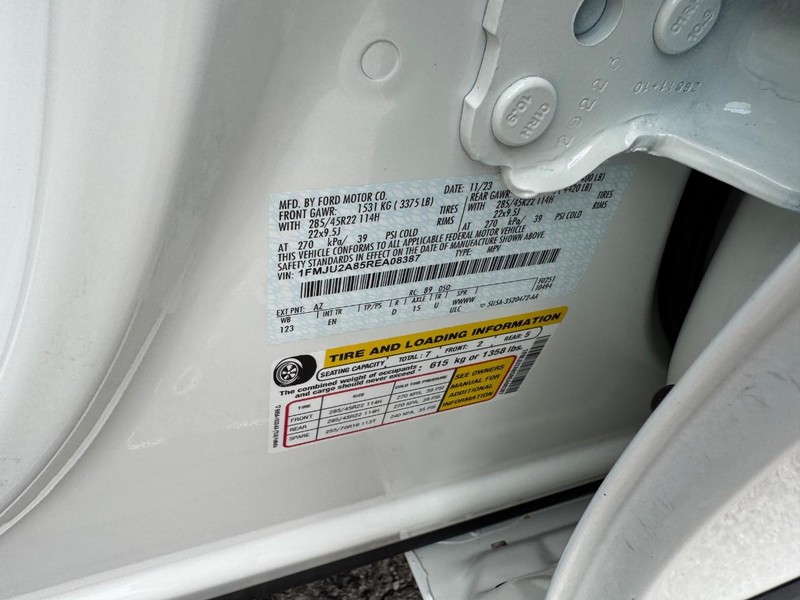 Ford Expedition Vehicle Image 29