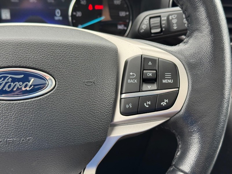 Ford Explorer Vehicle Image 25