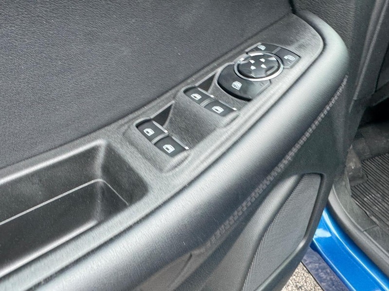 Ford Edge Vehicle Image 18