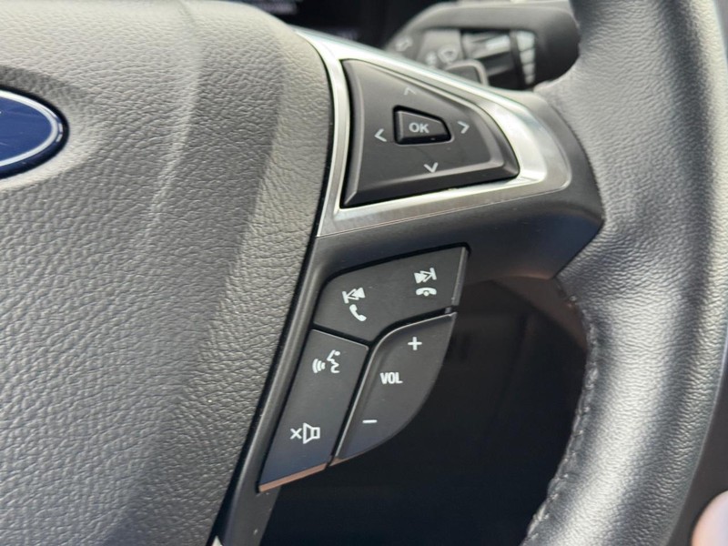 Ford Edge Vehicle Image 21