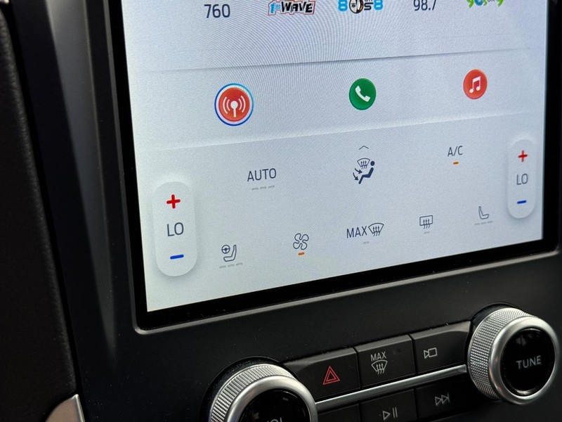 Ford Edge Vehicle Image 22