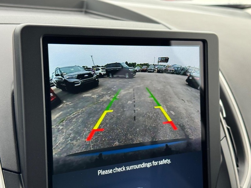 Ford Edge Vehicle Image 23
