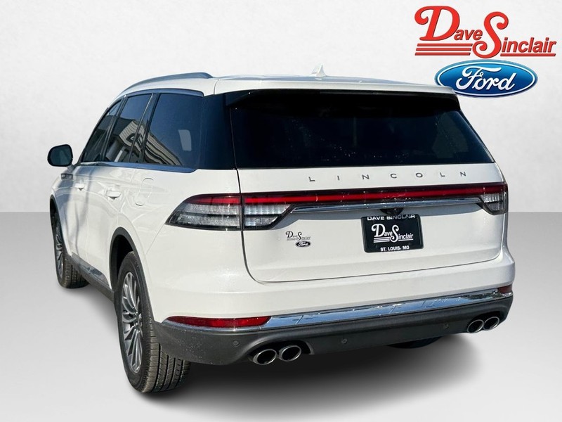 Lincoln Aviator Vehicle Image 09