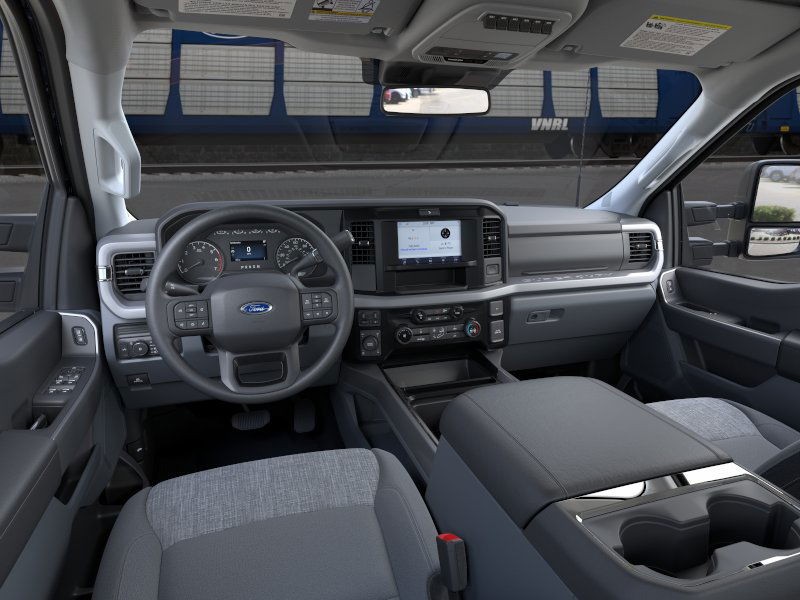 Ford Super Duty F-250 SRW Vehicle Image 11