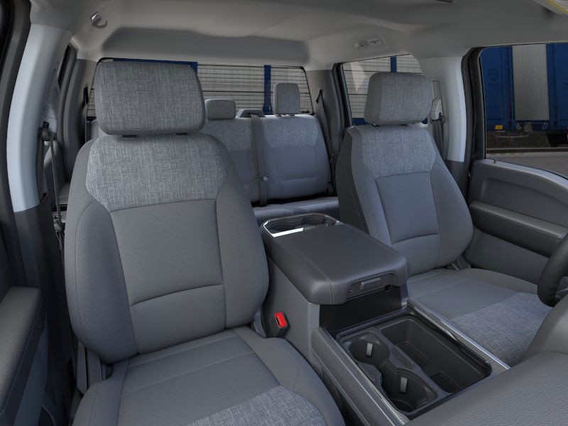 Ford Super Duty F-250 SRW Vehicle Image 12