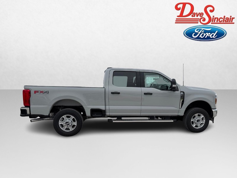 Ford Super Duty F-250 SRW Vehicle Image 05