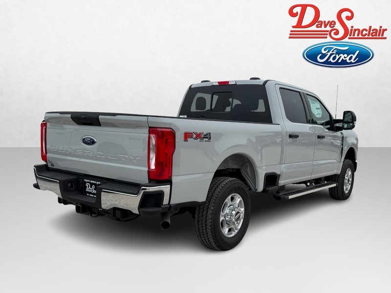 Ford Super Duty F-250 SRW Vehicle Image 07