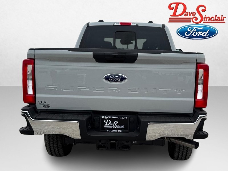 Ford Super Duty F-250 SRW Vehicle Image 08