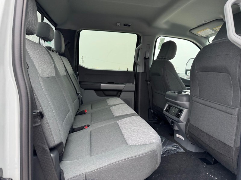 Ford Super Duty F-250 SRW Vehicle Image 13