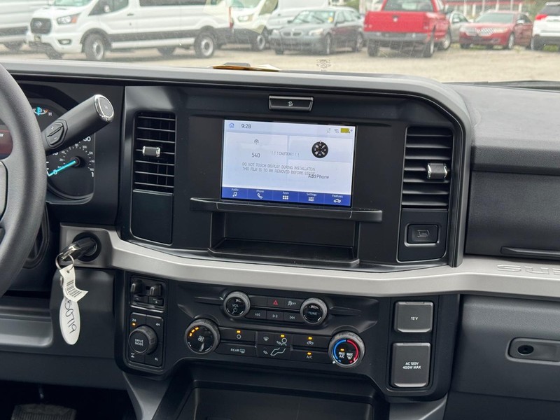 Ford Super Duty F-250 SRW Vehicle Image 16