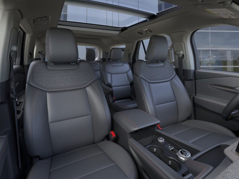 Ford Explorer Vehicle Image 12