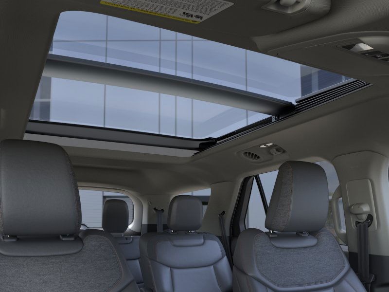 Ford Explorer Vehicle Image 24