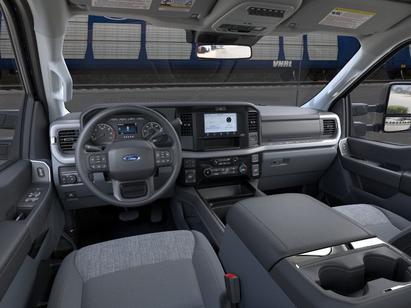 Ford Super Duty F-250 SRW Vehicle Image 11