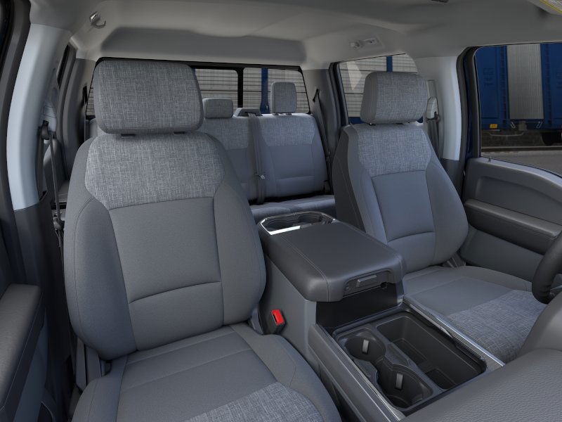 Ford Super Duty F-250 SRW Vehicle Image 12