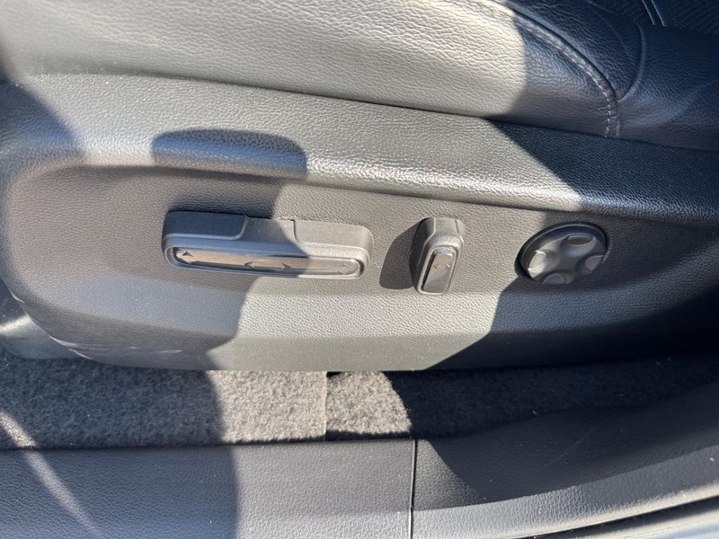 Honda CR-V Vehicle Image 18