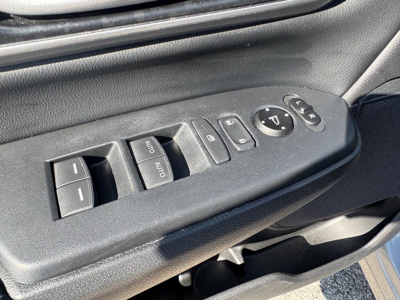 Honda CR-V Vehicle Image 19